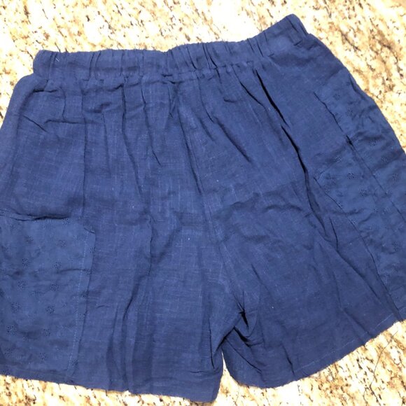 GiGiO Navy Crinkled woven frayed raw edge shorts with elastic tie waist  5194 - Picture 3 of 7